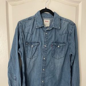 Levi’s Barstow Denim Shirt